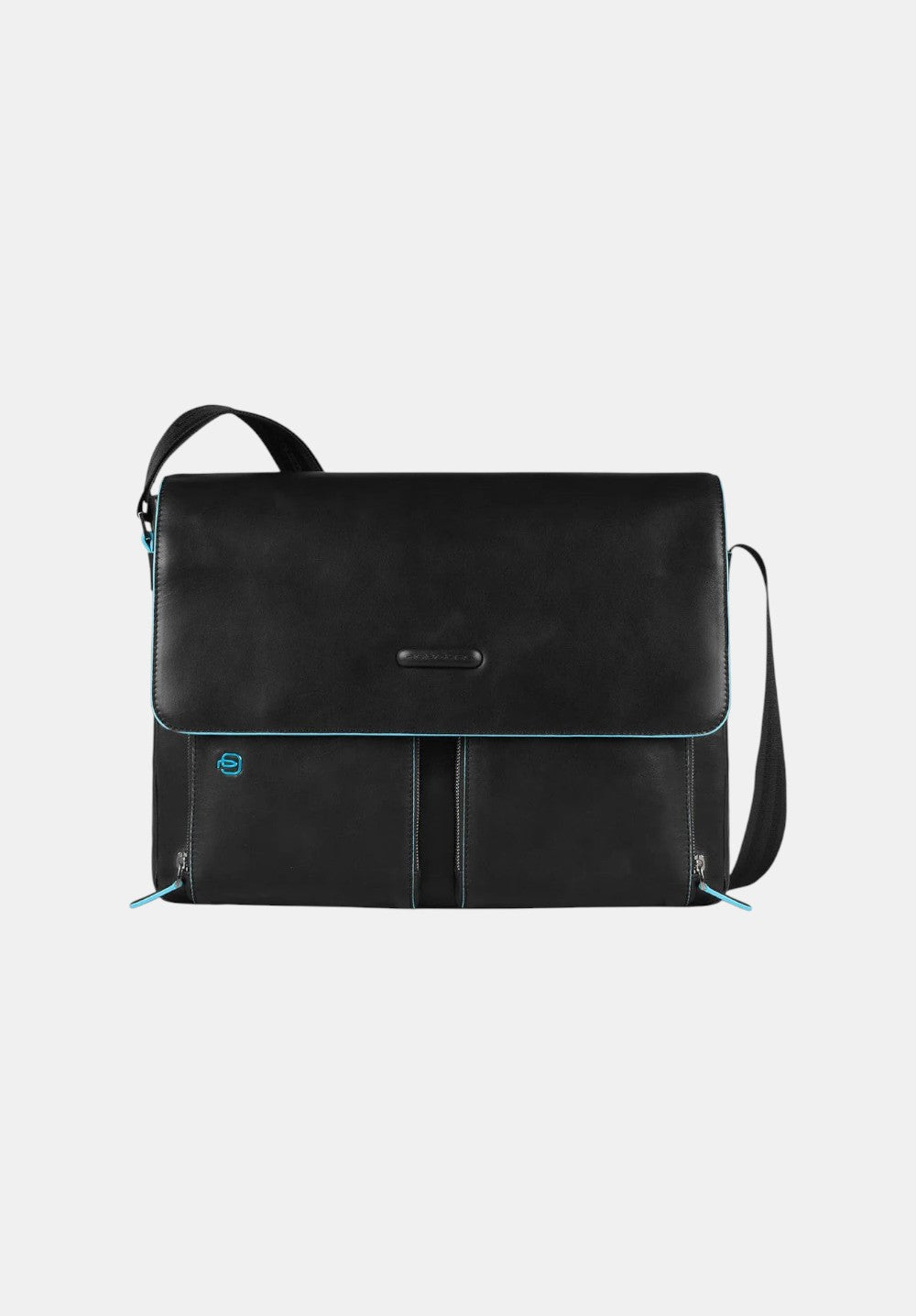 Borsa messenger in pelle nera con dettagli e profili azzurri, design elegante e funzionale.