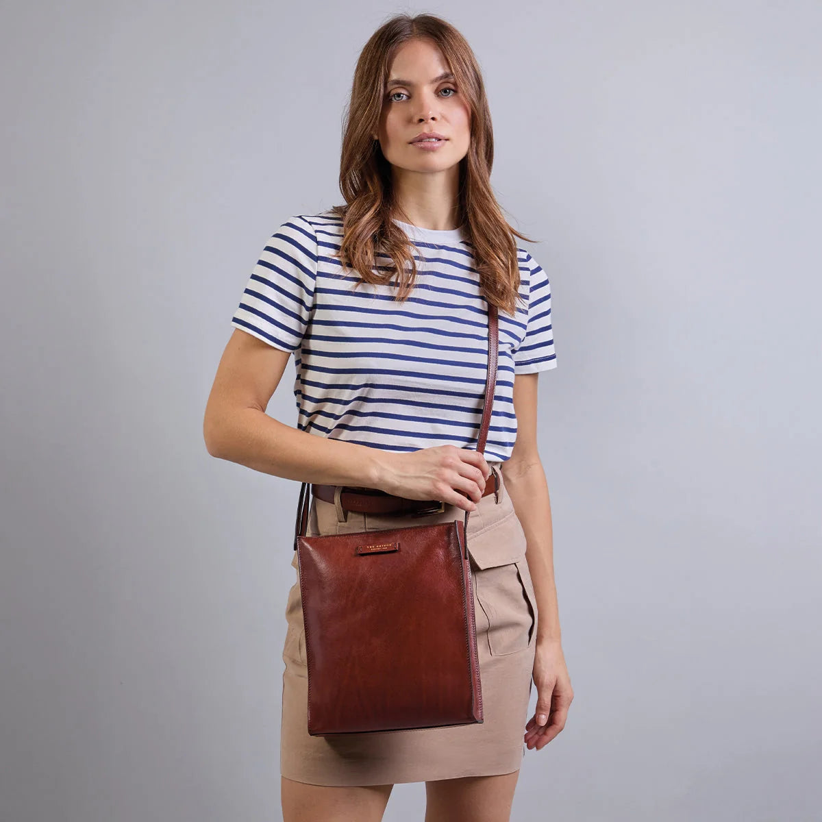 CROSSBODY