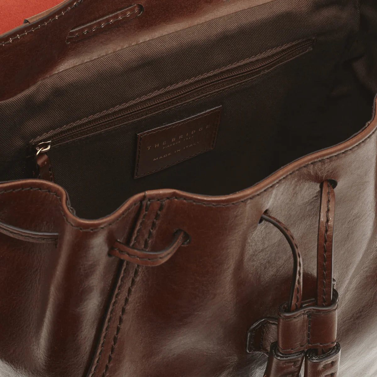 Zaino donna pelle con nappine