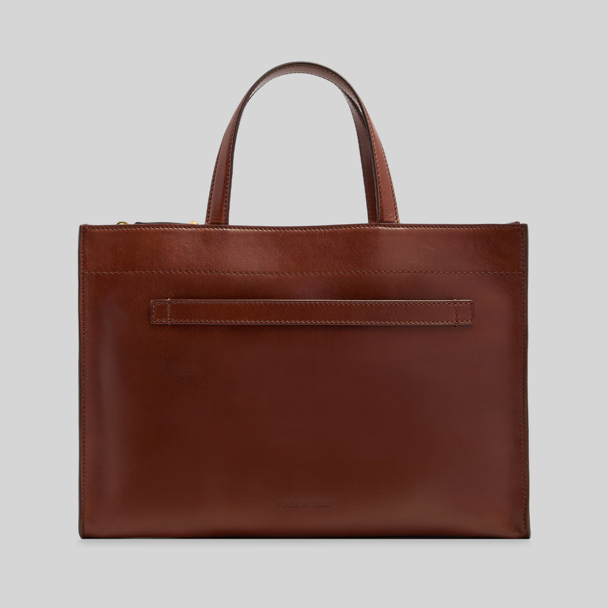 Cartella LIBUTTI in pelle marrone con manici rigidi e design minimalista, realizzata in Italia.