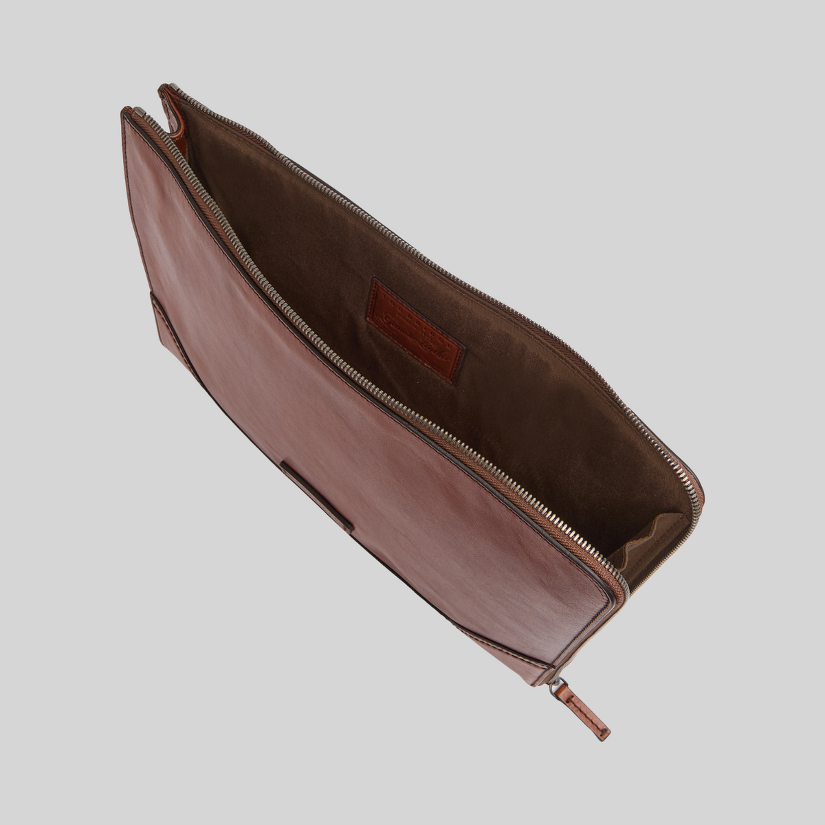 Portadocumenti LIBUTTI in pelle marrone con chiusura a zip, design minimalista e interno foderato