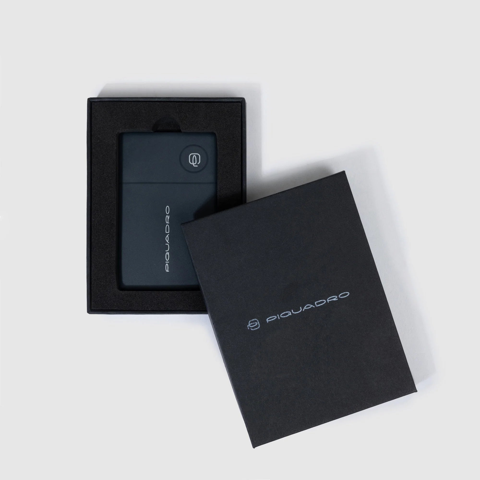 Piquadro Finder Card tracker con ricarica wireless