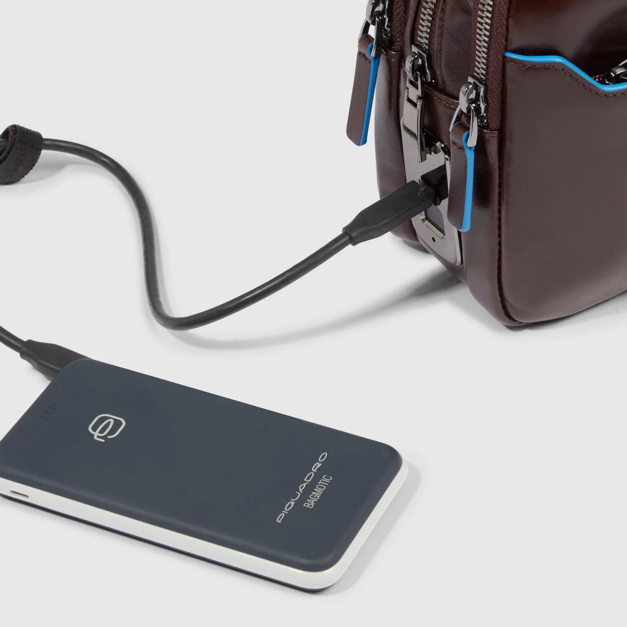 Pochette uomo con chiusura a impronta digitale