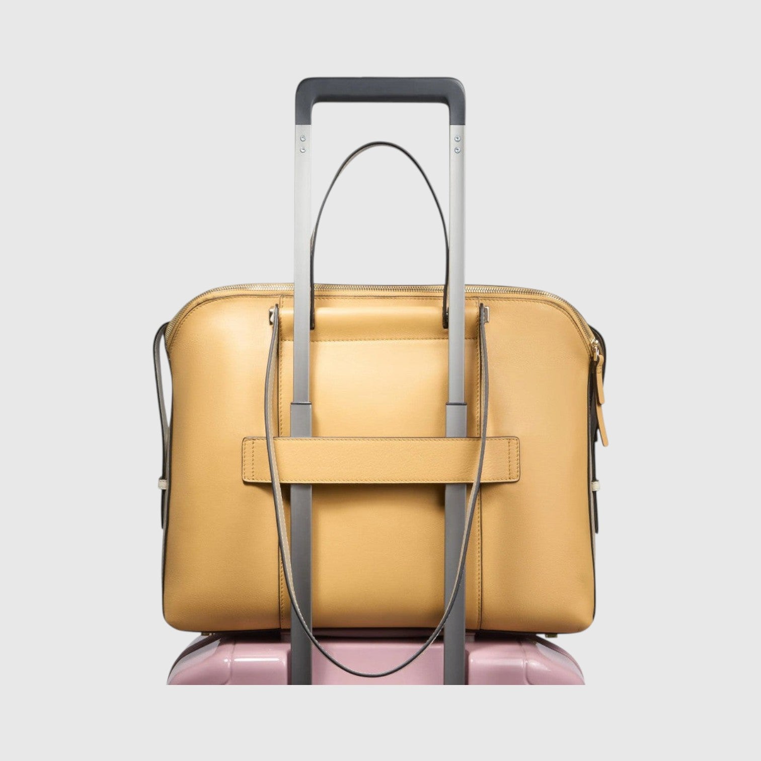 Borsa professionale LIBUTTI in pelle color cuoio con scomparti per PC 14 pollici e attacco per trolley