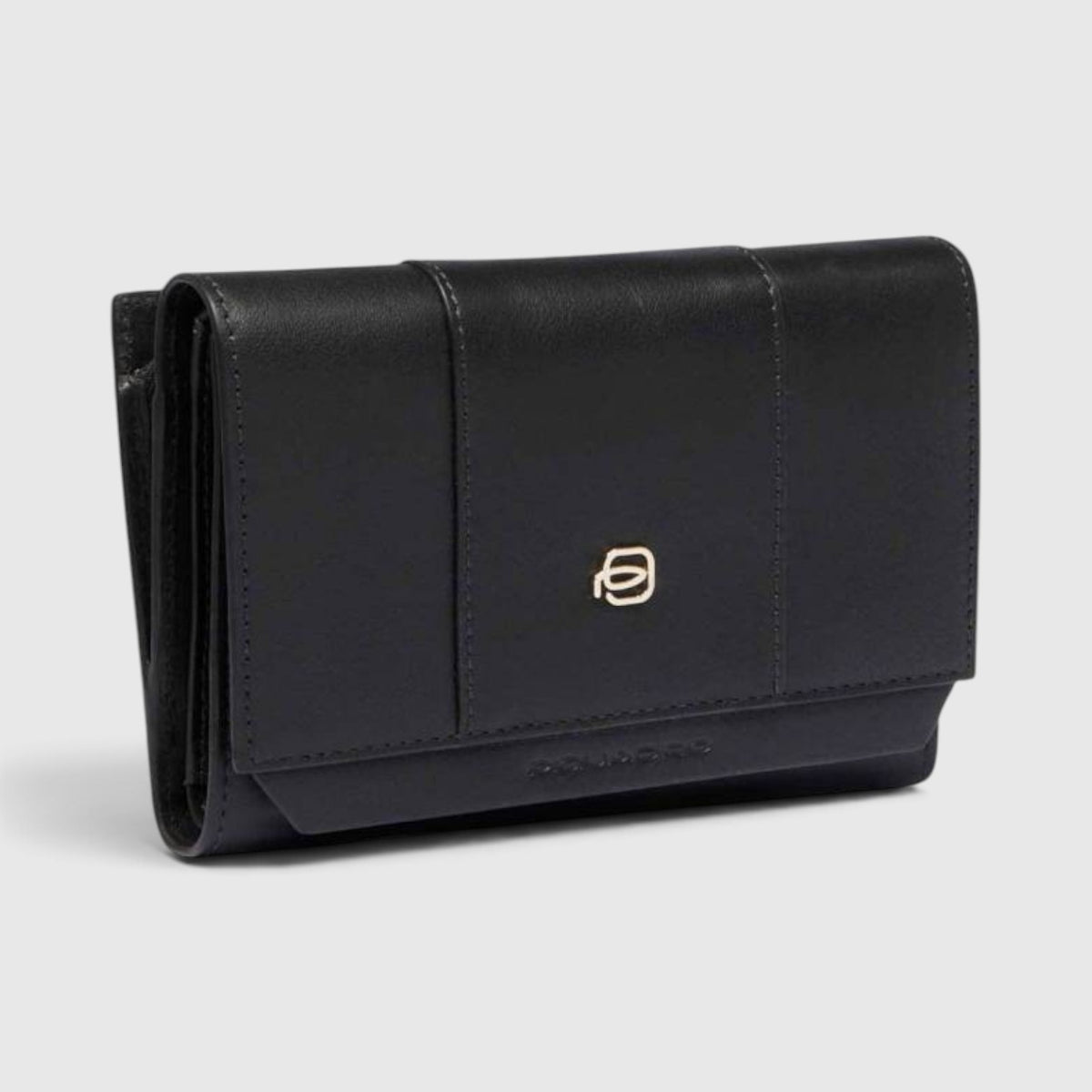 Portafoglio donna LIBUTTI Piquadro in pelle nera con logo metallico frontale e design compatto ed elegante